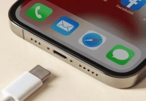 芝罘苹果15维修分享iPhone15改USB-C接口后能和安卓用户互借充电器吗 